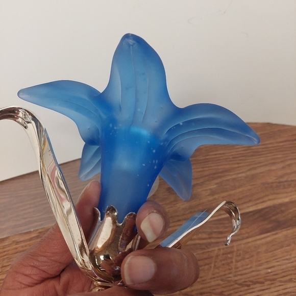 Vintage* Blue Frosted Glass & Metal Lily Candleholder - Picture 7 of 7